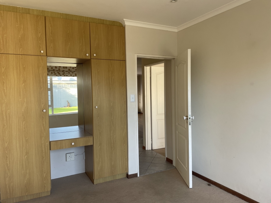 2 Bedroom Property for Sale in Myburgh Park Western Cape